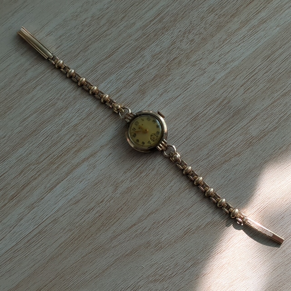 Doric 12k Gold Filled Vintage Watch - Picture 2 of 3
